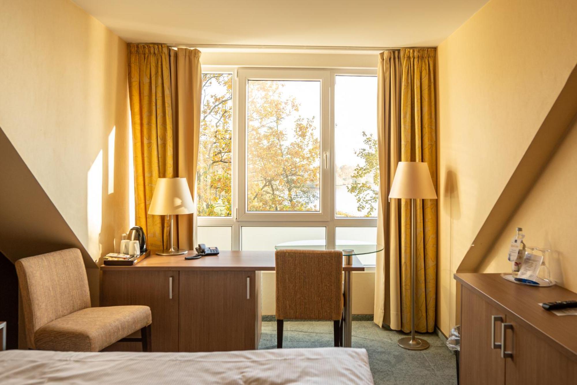 Hotel Seeblick Thuelsfeld Exterior photo