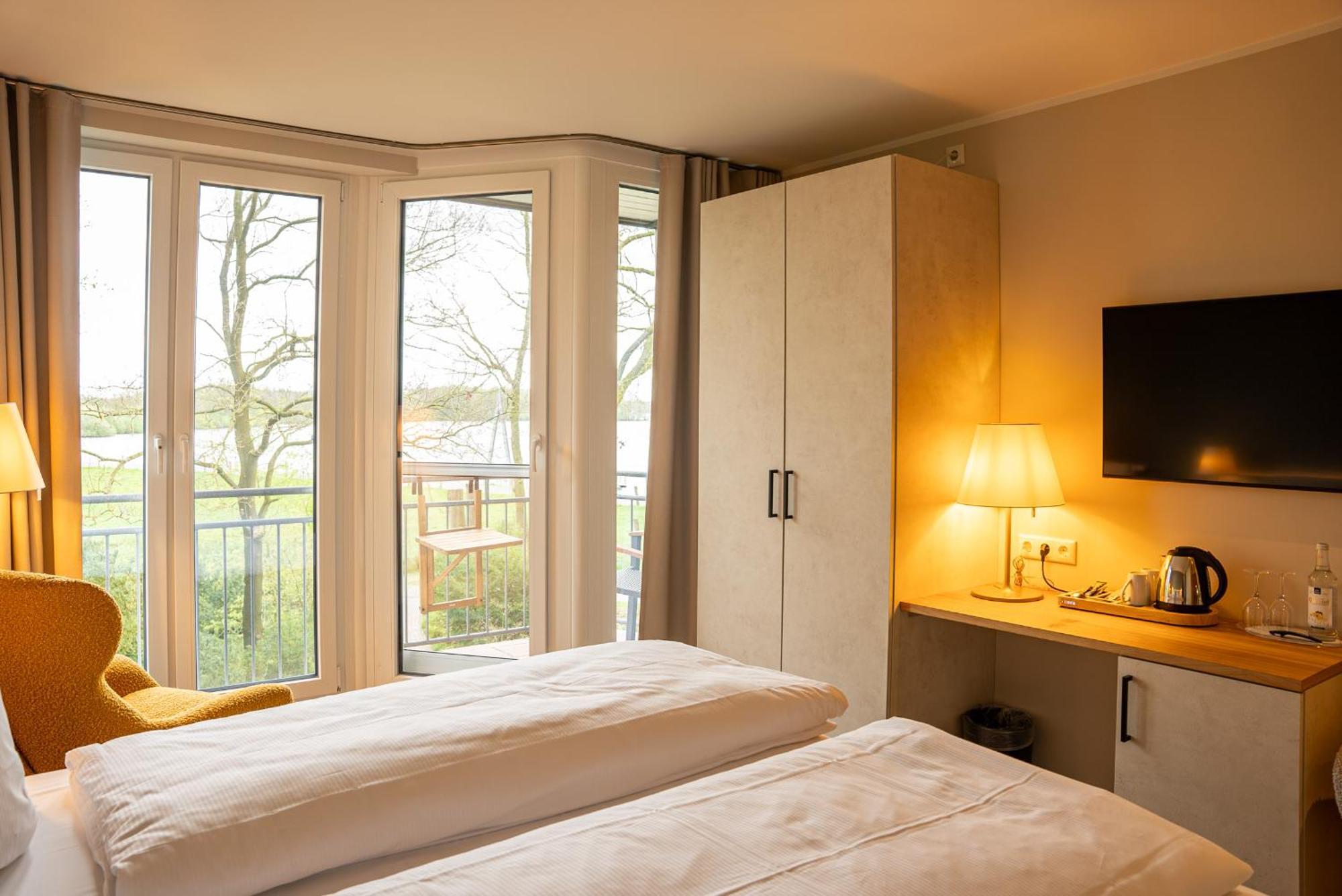 Hotel Seeblick Thuelsfeld Exterior photo